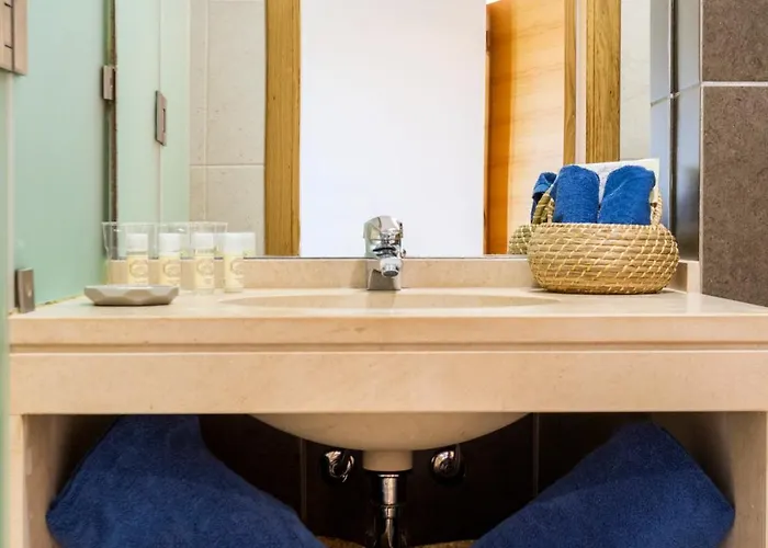 Placid Village アパート