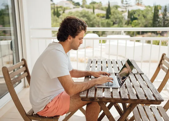 Placid Village アパート