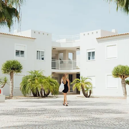 Placid Village شقة