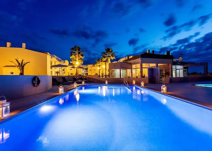 Placid Village 아파트 *