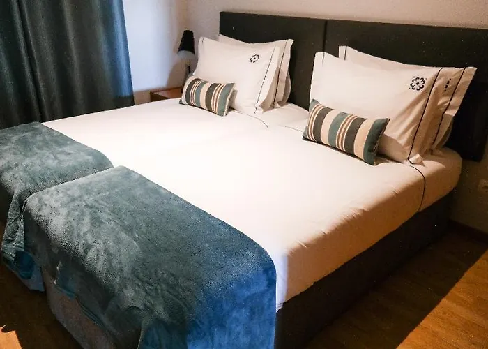 Placid Village 아파트